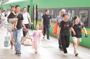 暑运过半,全国铁路发送旅客4.41亿人次