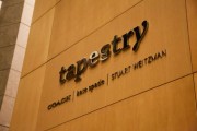 Tapestry将以1.05亿美元出售思缇韦曼品牌 Tapestry将以1.05亿美元出售思缇韦曼品牌