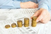 国内油价创年内最大跌幅,加满一箱油或省14.5元 国内油价创年内最大跌幅,加满一箱油或省14.5元